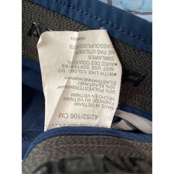 Under Armour, men’s navy blue, athletic shorts, size 42 - Picture 7 of 7